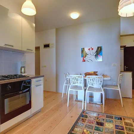 Comfortable With Private Terrace Apartment