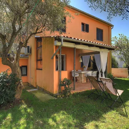 Comfortable With Private Terrace Apartment *