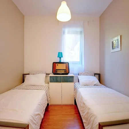 Comfortable With Private Terrace Apartment